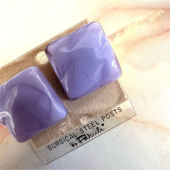 Pakula purple square lucite post earrings - Picture 9 of 10